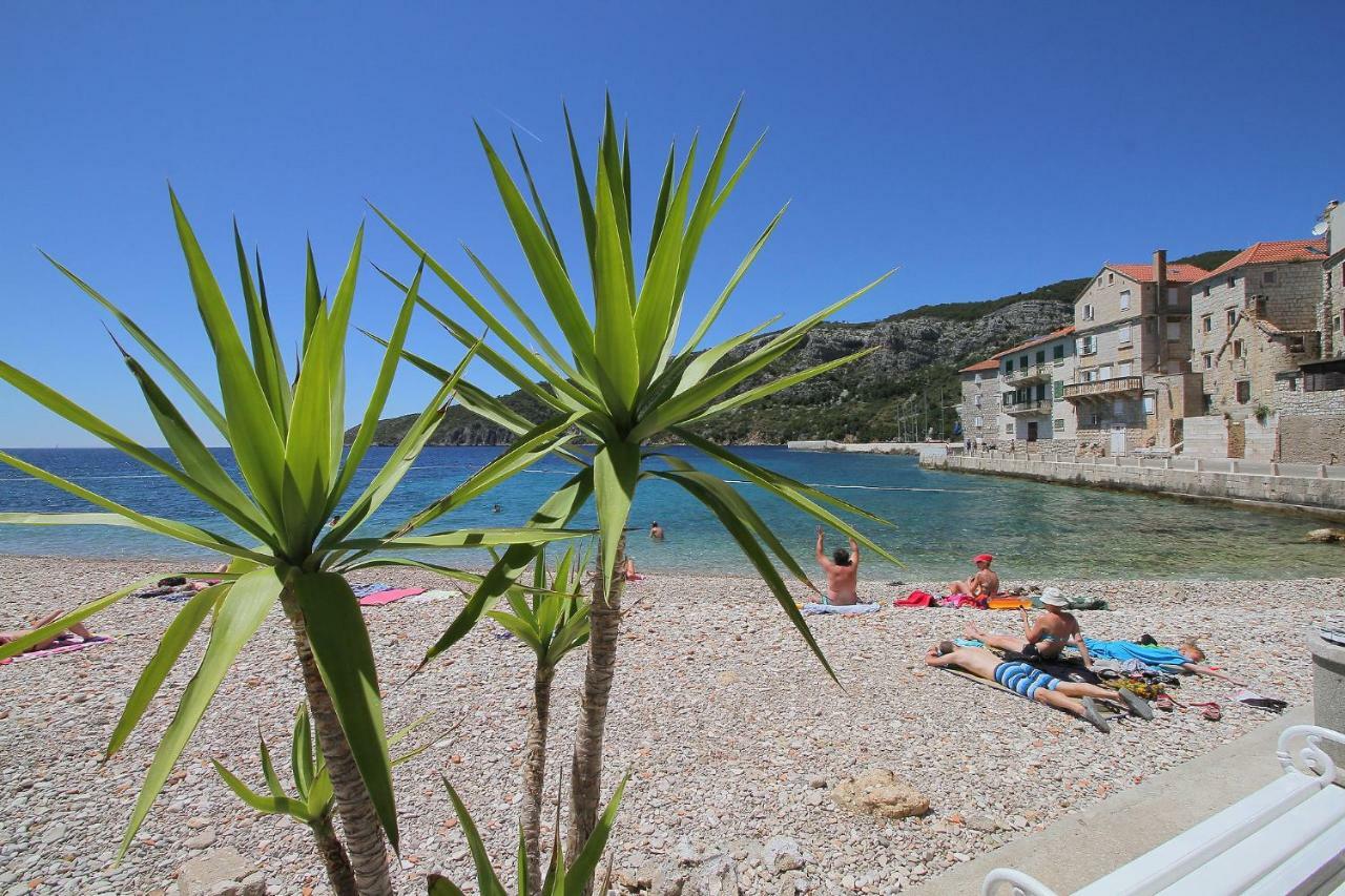 Val Comeza Hotel Komiža Exterior foto